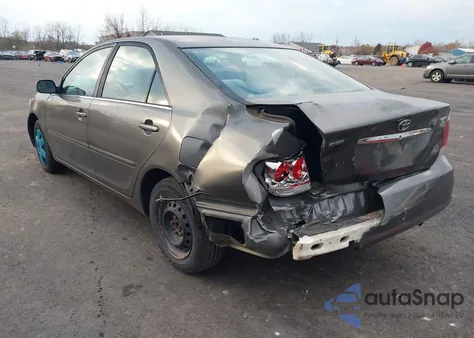 2005 Toyota Camry Std z USA, uszkodzony, nr VIN 4T1BE32K15U602024